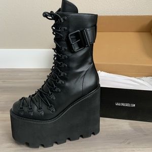 NEW Dolls Kill Platform Boots